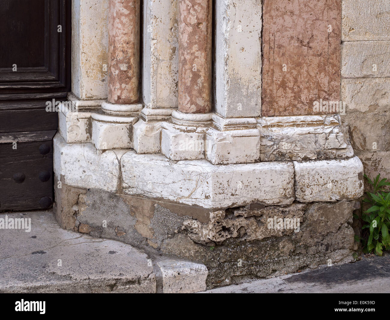 Particolare del portale della chiesa di Sant'Agostino Foto Stock