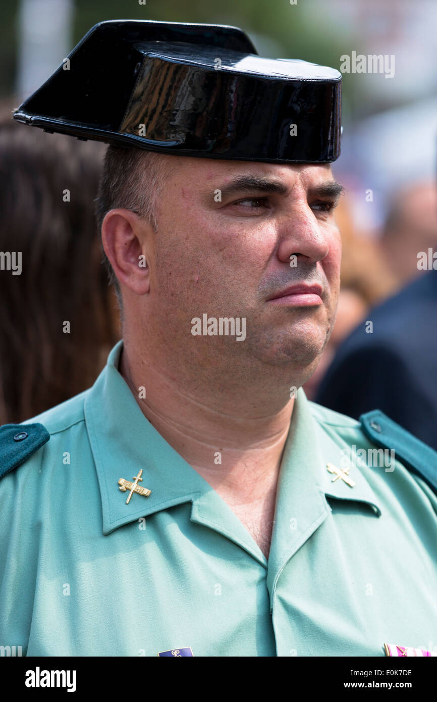 Poliziotto spagnolo - una delle protezioni civili - a Villaviciosa in Asturias, Spagna settentrionale Foto Stock
