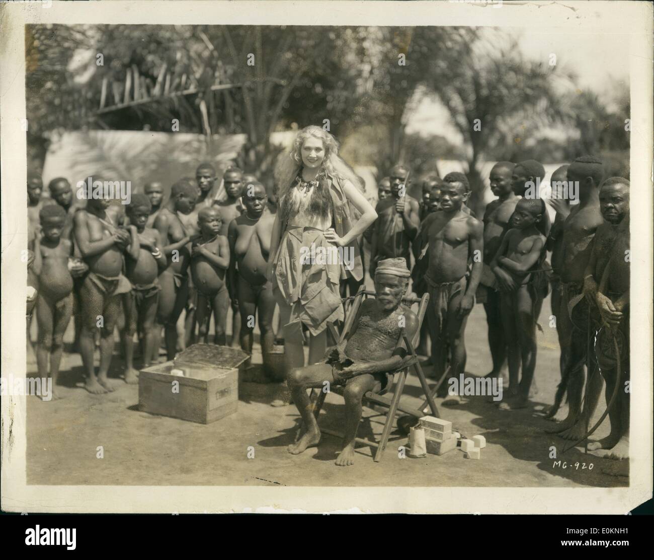 Sett. 09, 1930 - Edwina Booth, bella eroina del ''Trader Horn'' e ''i pigmei' che hanno utilizzato durante le sequenze di foto che ha girato in Africa. W.S. Van Dyke diretto la produzione ed era anche responsabile della spedizione di grandi dimensioni che ha trascorso nove mesi in Africa. Foto Stock