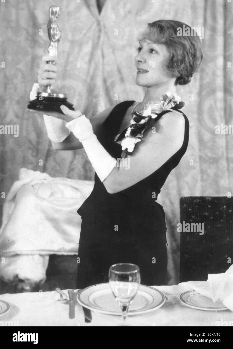 L'attrice Helen Hayes con award a Los Angeles in California Foto Stock
