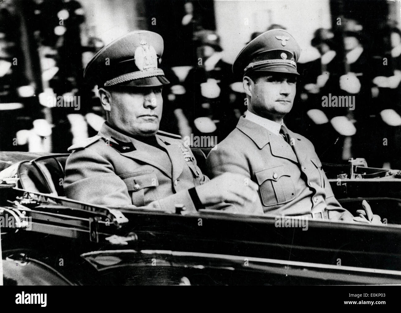 Benito Mussolini e Rudolf Hess in auto Foto Stock