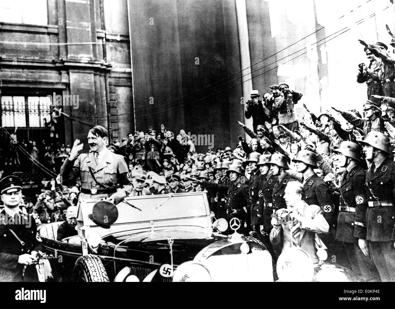 Adolf Hitler al giorno di maggio la gioventù nel Rally di Berlino Foto Stock