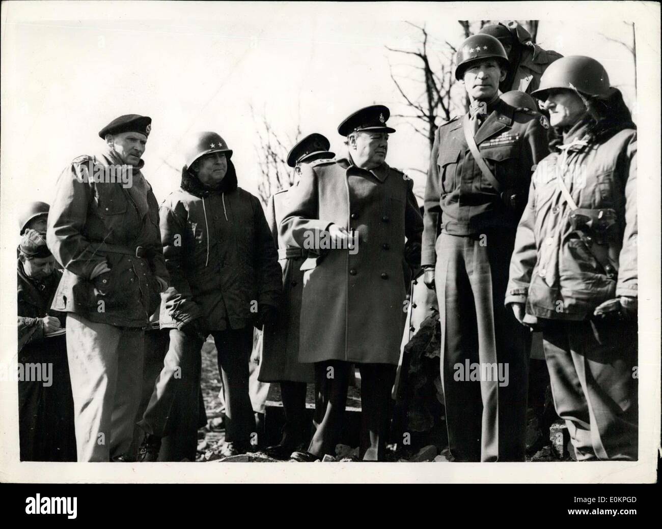 Mar 07, 1945 - Il Sig. Churchill in Germania. Importanti colloqui con i generali mostra fotografica di:- L a R: Maresciallo di Campo Montgomery, Foto Stock