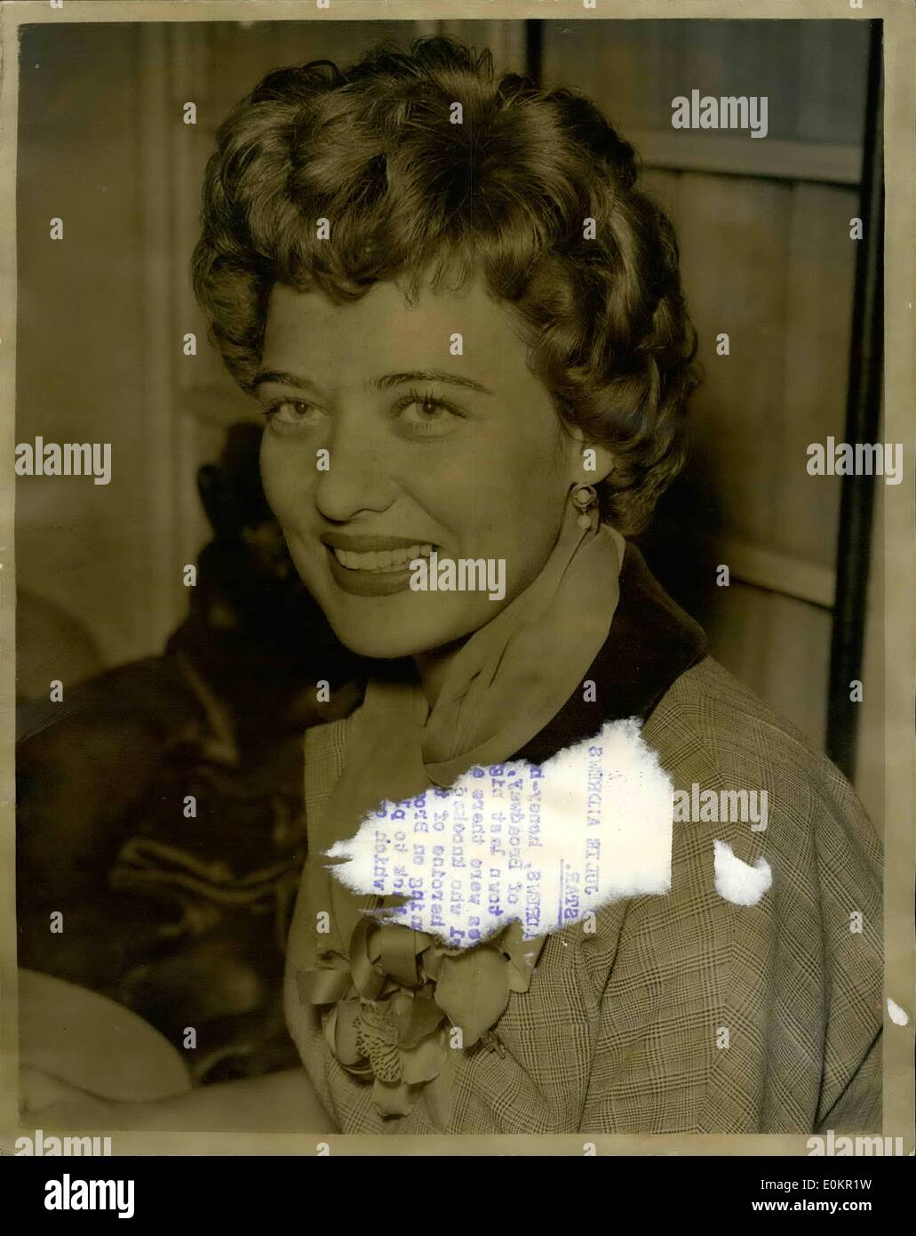 Apr. 04, 1938 - Julie Wilson tele in da new york: mostra fotografica di Julie Wilson, che è quello di fare il suo debutto di cabaret presso il Foto Stock