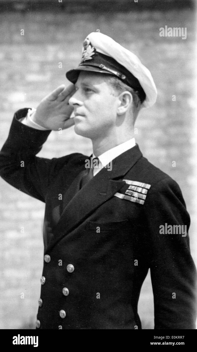 Il principe Filippo in marine tenente uniforme Foto Stock