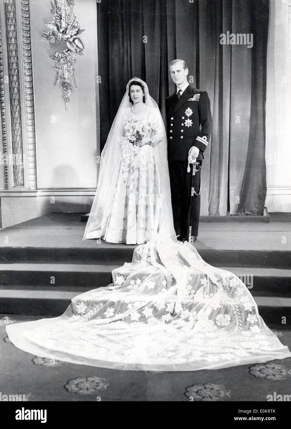 Elisabetta II e del Principe Filippo il giorno delle nozze Foto Stock