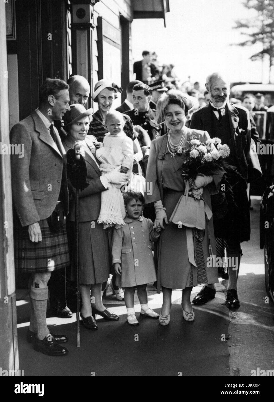 Membri del Windsor Royal famiglia arrivando a Balmoral Foto Stock