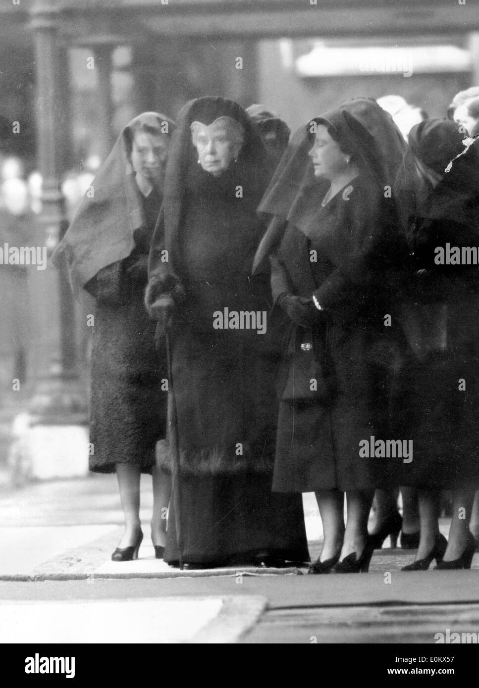 Tre regine di Inghilterra a George VI i funerali Foto Stock