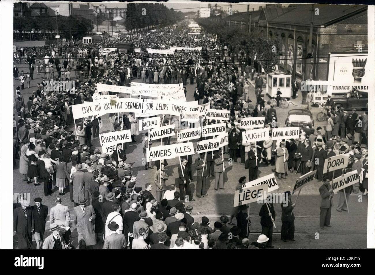 Sett. 09, 1952 - Grand concentrazione nazionale a Bruxelles il comitato per l'appello per il paese a rispettare la giustizia contro la grazia concessa a Debodt organizzato per il 14 settembre di quest'anno.un Grand National Rally di protesta a Bruxelles secondo con tutte le organizzazioni patriottiche dalla prima e dalla seconda guerra mondiale in cui hanno preso parte i membri dell'organizzazione che rappresenta: madri e moglie di ucciso i membri delle loro famiglie; tutti i prigionieri politici ed i prigionieri di guerra; invalidi e antichi combattenti; i membri dell'Esercito di Resistenza etc Foto Stock