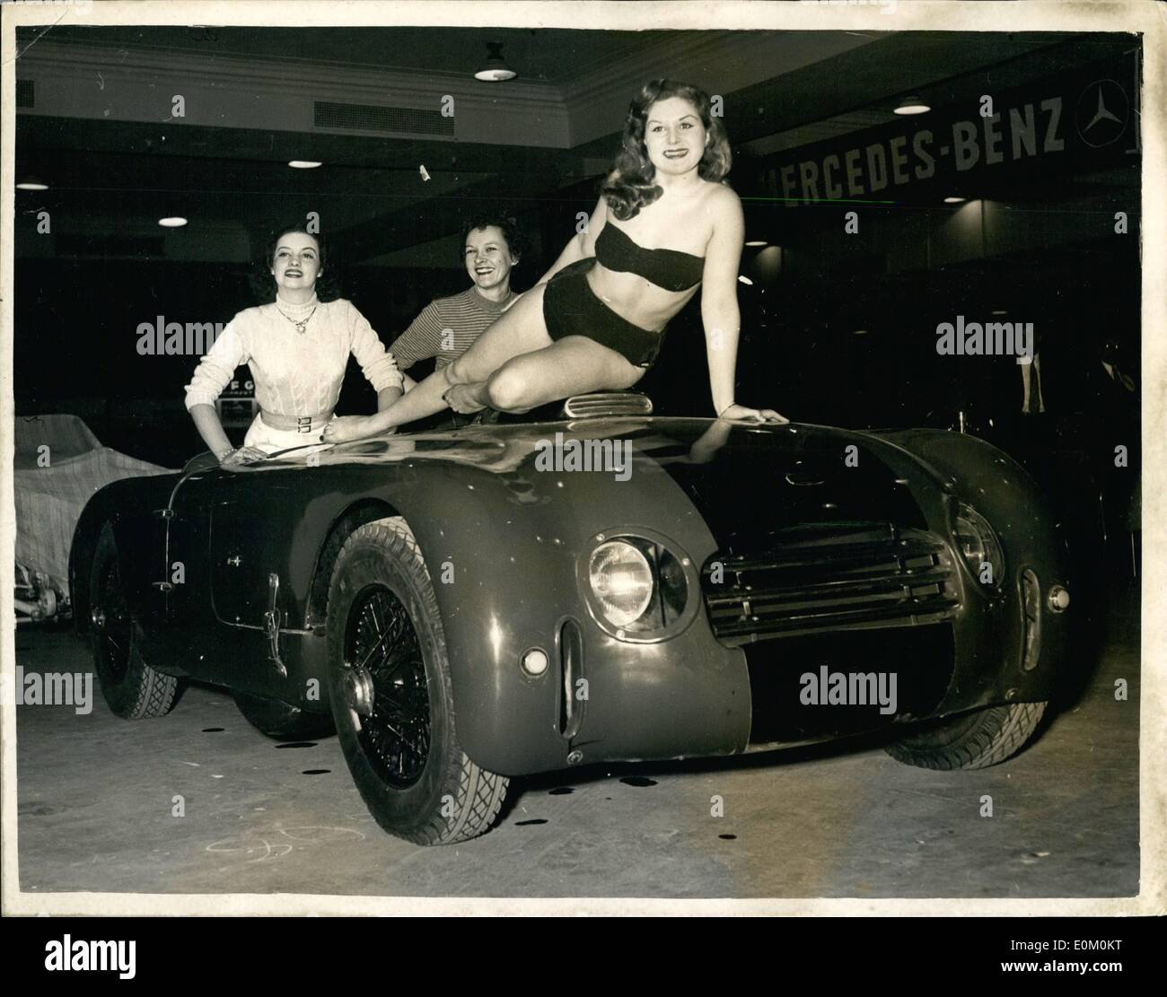 Febbraio 02, 1953 - Il World Motor Sport Show al Madison Square Garden. La foto mostra il 1953 Allard auto sportiva uno dei reperti visto al salone di New York. Foto Stock