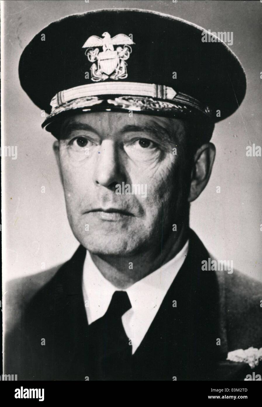 13 maggio 1953 - L'Ammiraglio Arthur Radford capo del comando del Pacifico per la Francia Foto Stock