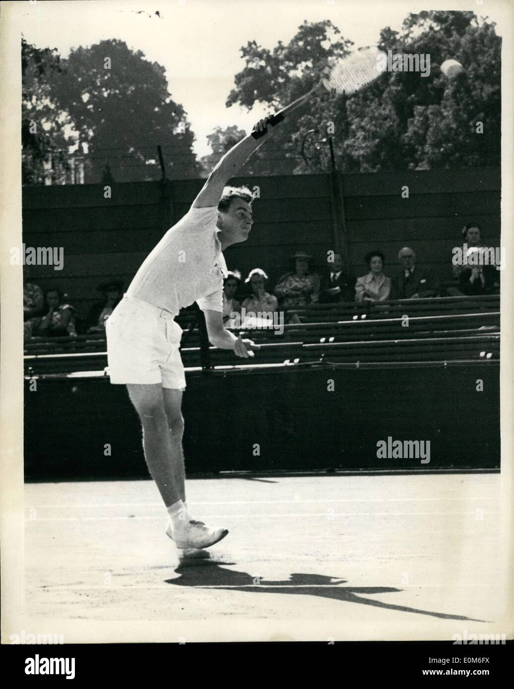 Sett. 09, 1953 - Junior i campionati di tennis di Gran Bretagna. R.K. Wilson nel gioco. Ã¢â'¬â€oe Keystone foto mostra: - R.K. Wilson Foto Stock