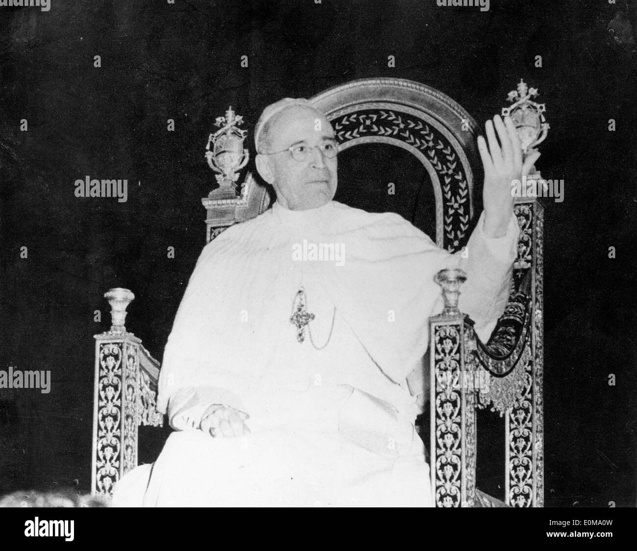 Papa Pio XII è portato nello stato presso la Cattedrale di San Pietro Foto Stock