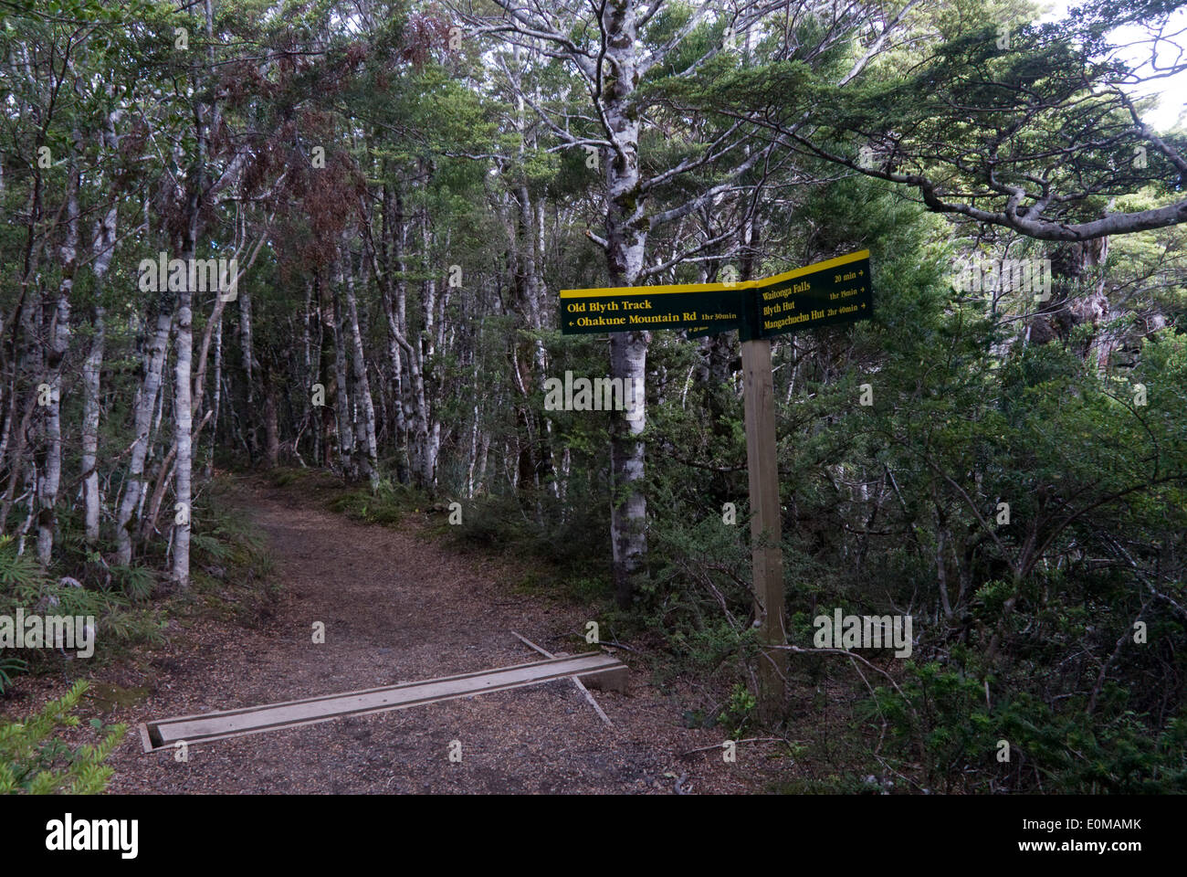 Cartello su escursioni via, il giro della pista di montagna, Monte Ruapehu, Tongariro National Park, North Island, Nuova Zelanda Foto Stock