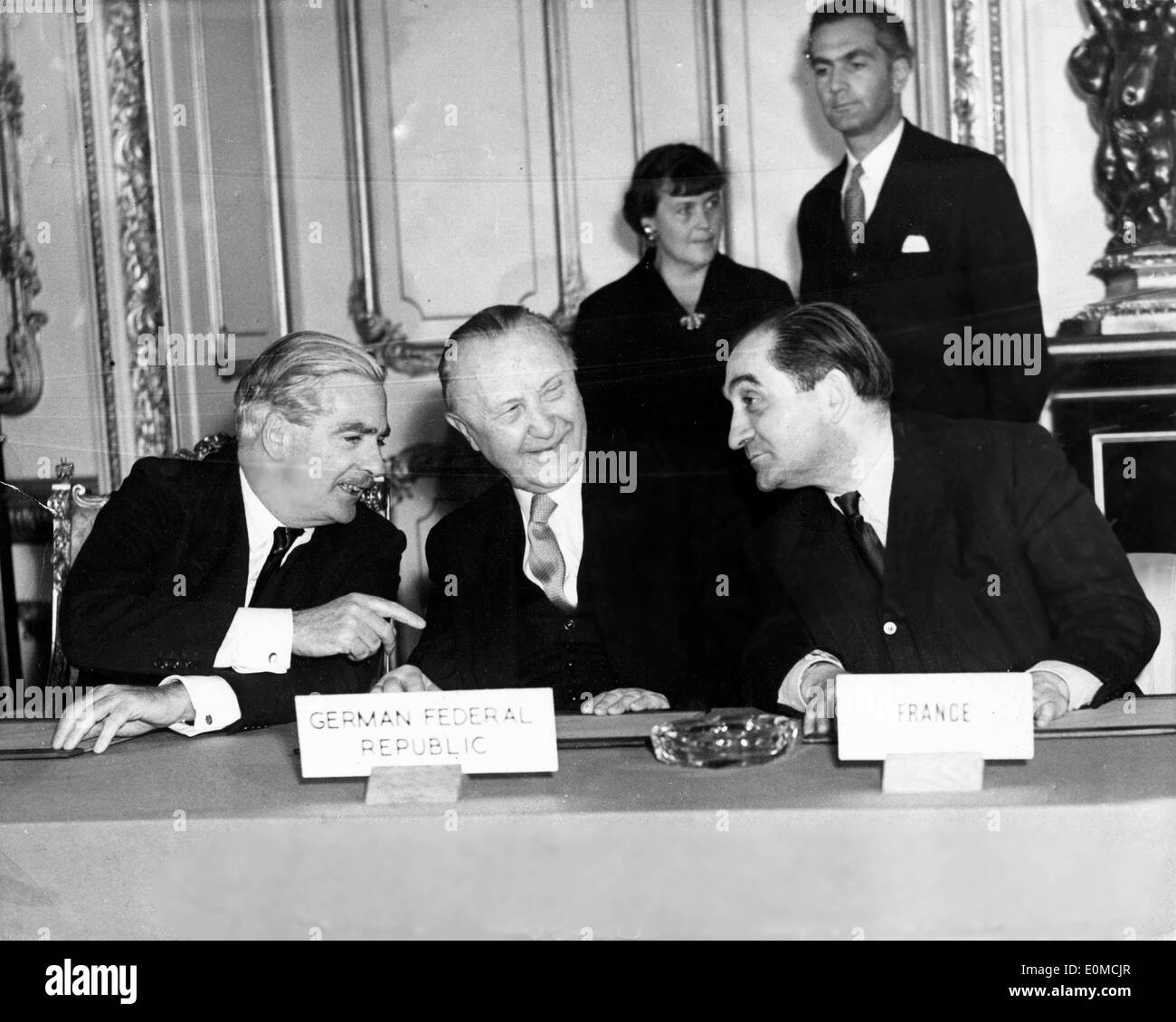 Anthony Eden, Konrad Adenauer, Mendes France Foto Stock