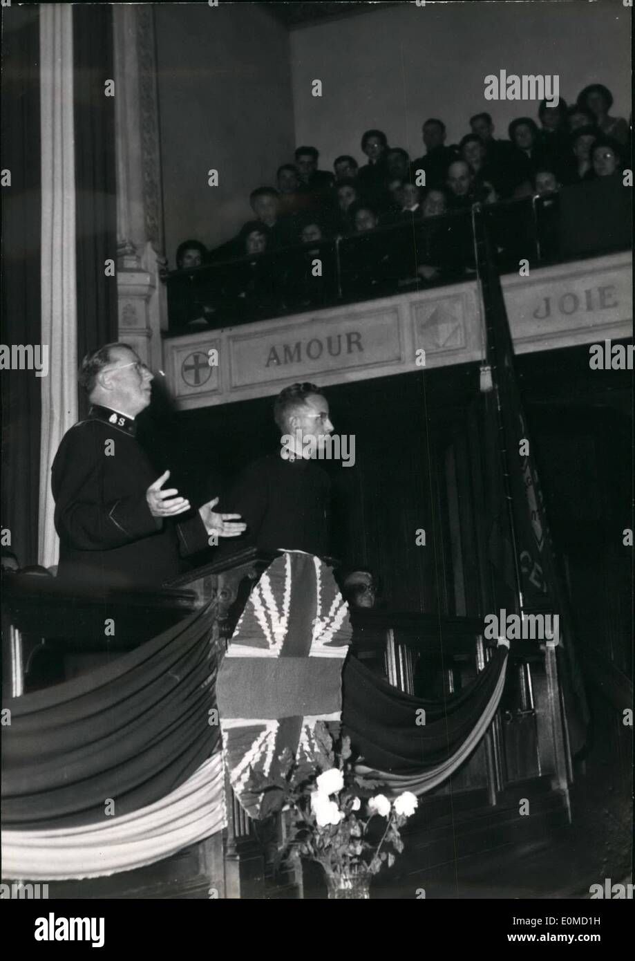 Ottobre 10, 1954 - Esercito della salvezza il Congresso si apre a Parigi Edgar Dibden, Capo del personale dell'Esercito della Salvezza, offre il suo discorso di apertura del Congresso dell'Esercito della Salvezza a Parigi. Foto Stock