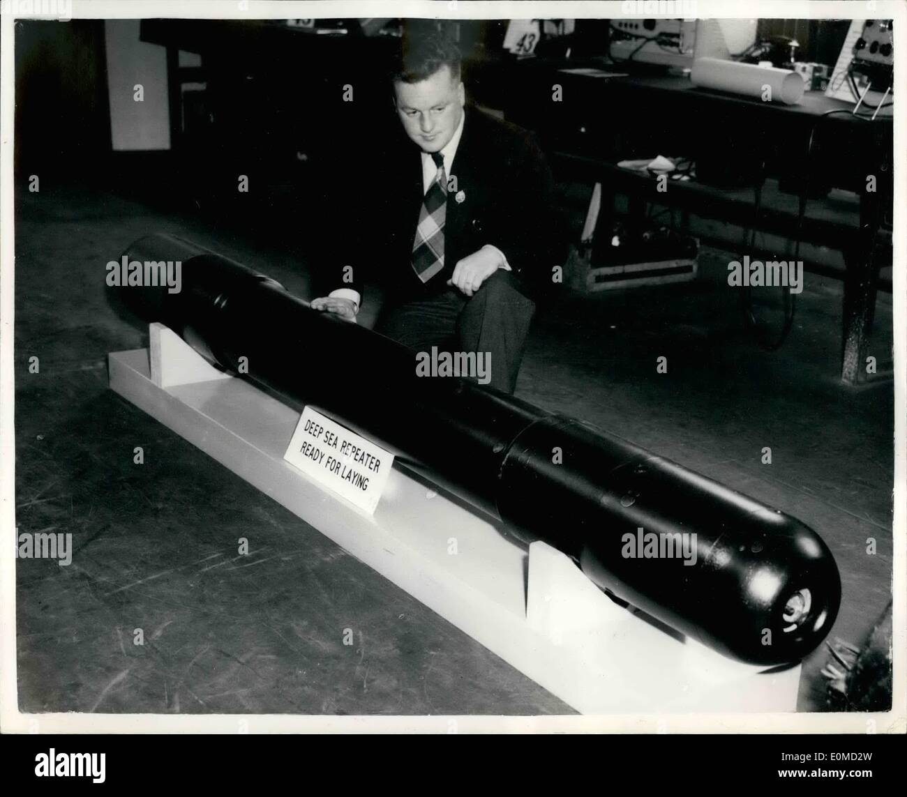 Sett. 09, 1954 - IL POST OFFICE ENGINEERING RESEARCH STATION A DOLLIS HILL post office Research Station a Dollis Hill. Londra W.W.2. Ospita sia il ramo di ricerca e ad ovest del Radie ramo sperimentale. Con un personale combinato di quasi 1.000. Lo scopo principale del lavoro di Dellis Hill è di mantenere e migliorare l'efficienza dei servizi di telecomunicazione forniti dall'ufficio postale Servizi di telecomunicazione forniti dall'ufficio postale da studios di new pheonemena, tecniche e meterials e lo sviluppo di nuovi sistemi di expremental e apparates Foto Stock