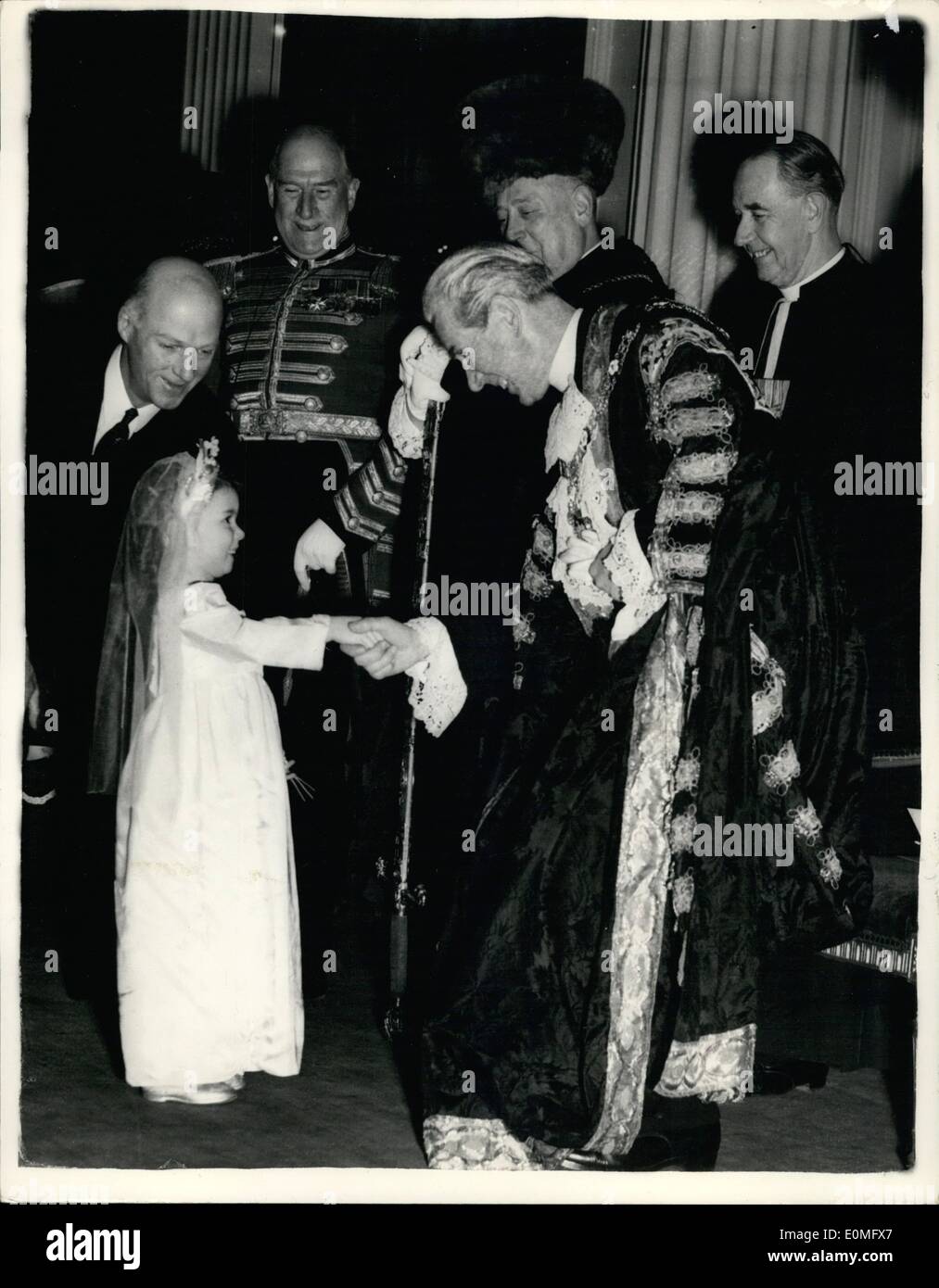 Gen 01, 1955 - Bambini Festa in costume a Mansion House. La foto mostra 5 anni di Ann Chester di Barnet, indossando un abito da sposa Foto Stock