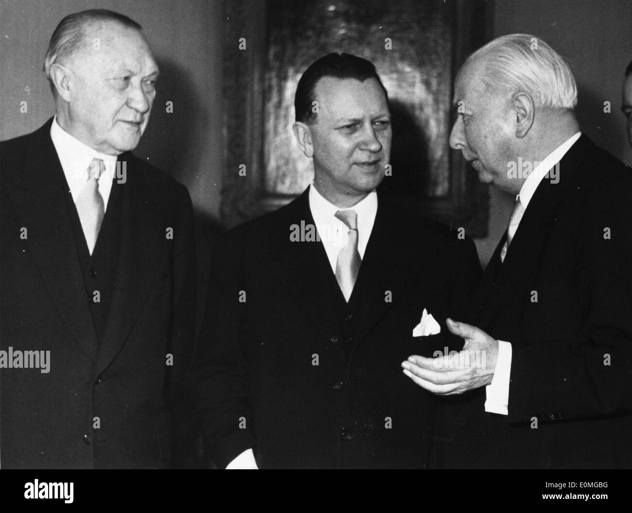 Il primo ministro H. C. Hansen visite Konrad Adenauer Foto Stock