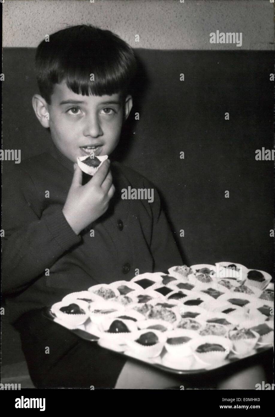 25 maggio 1955 - ''Pan Y vino'' (pane e vino)- Ma i cookie per il piccolo Pablo a nove anni Pablito Calvo, il ragazzo spagnolo attore Foto Stock