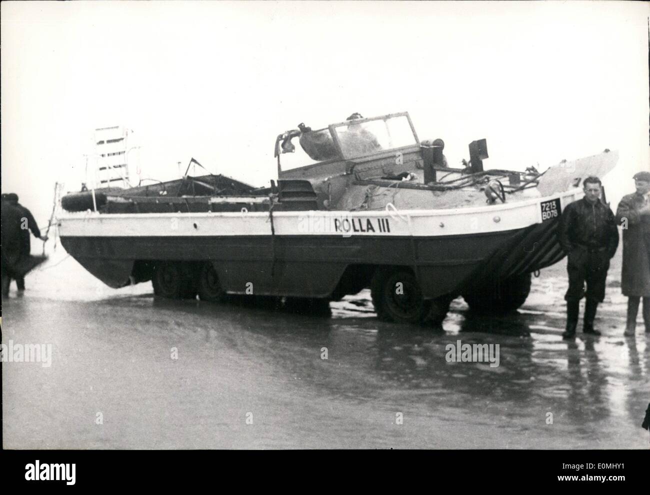 Giugno 06, 1955 - 20 Persone muoiono annegate come barca Capsizes nel canale località balneare: ''Rolla II", lo sfortunato barca in cui venti week-end vacanzieri da Parigi furono annegati ieri. La barca è stato rovesciato da un enorme ondata mentre era a soli 300 metri da riva a Riva-bella, in Normandia. Foto Stock