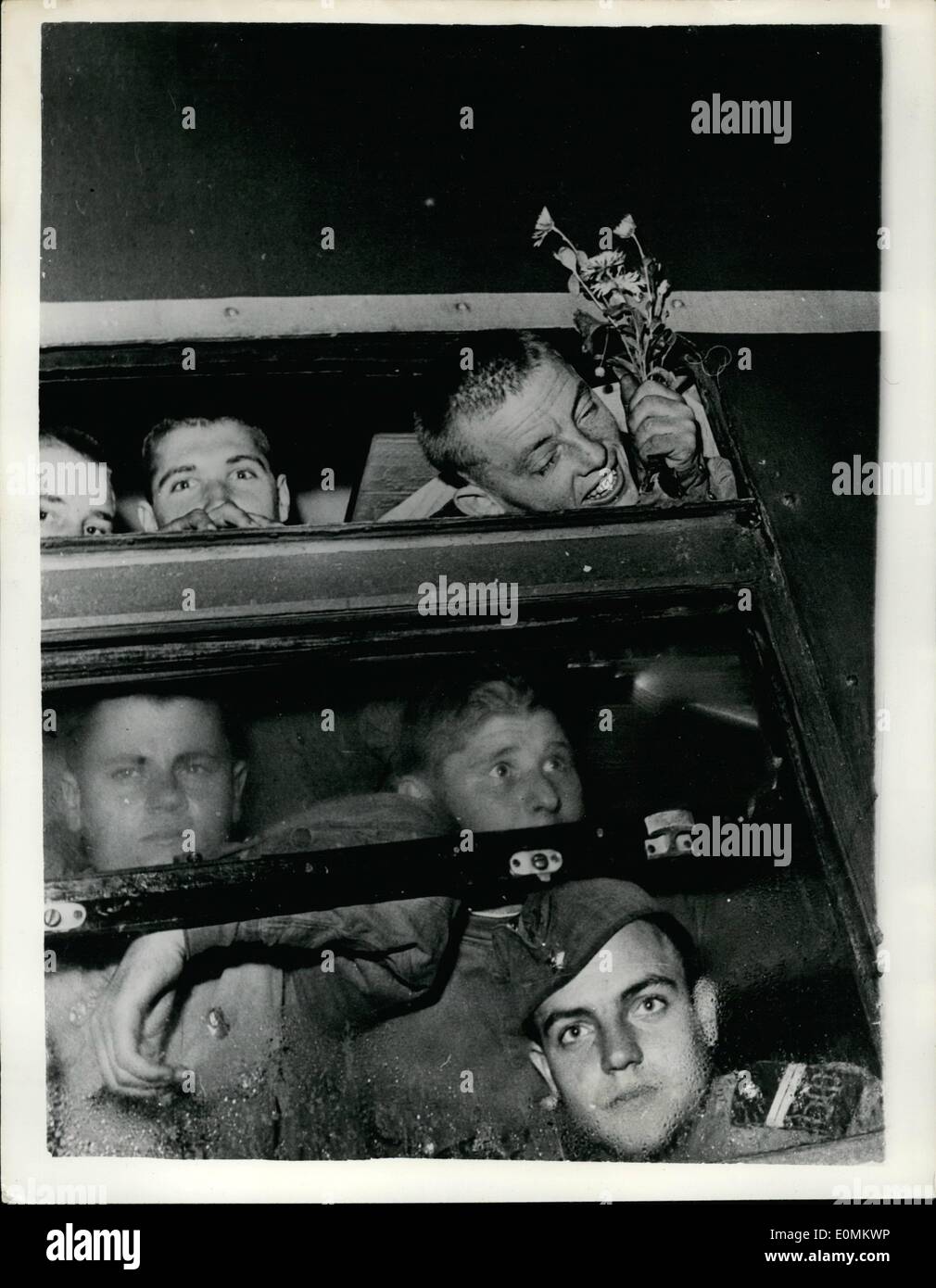 Ottobre 10, 1955 - soldati russi lasciare FinlandÃ¢â'¬â"¢s Porkkala District per home Ã¢â'¬â€oe soldati russi e delle loro famiglie Foto Stock