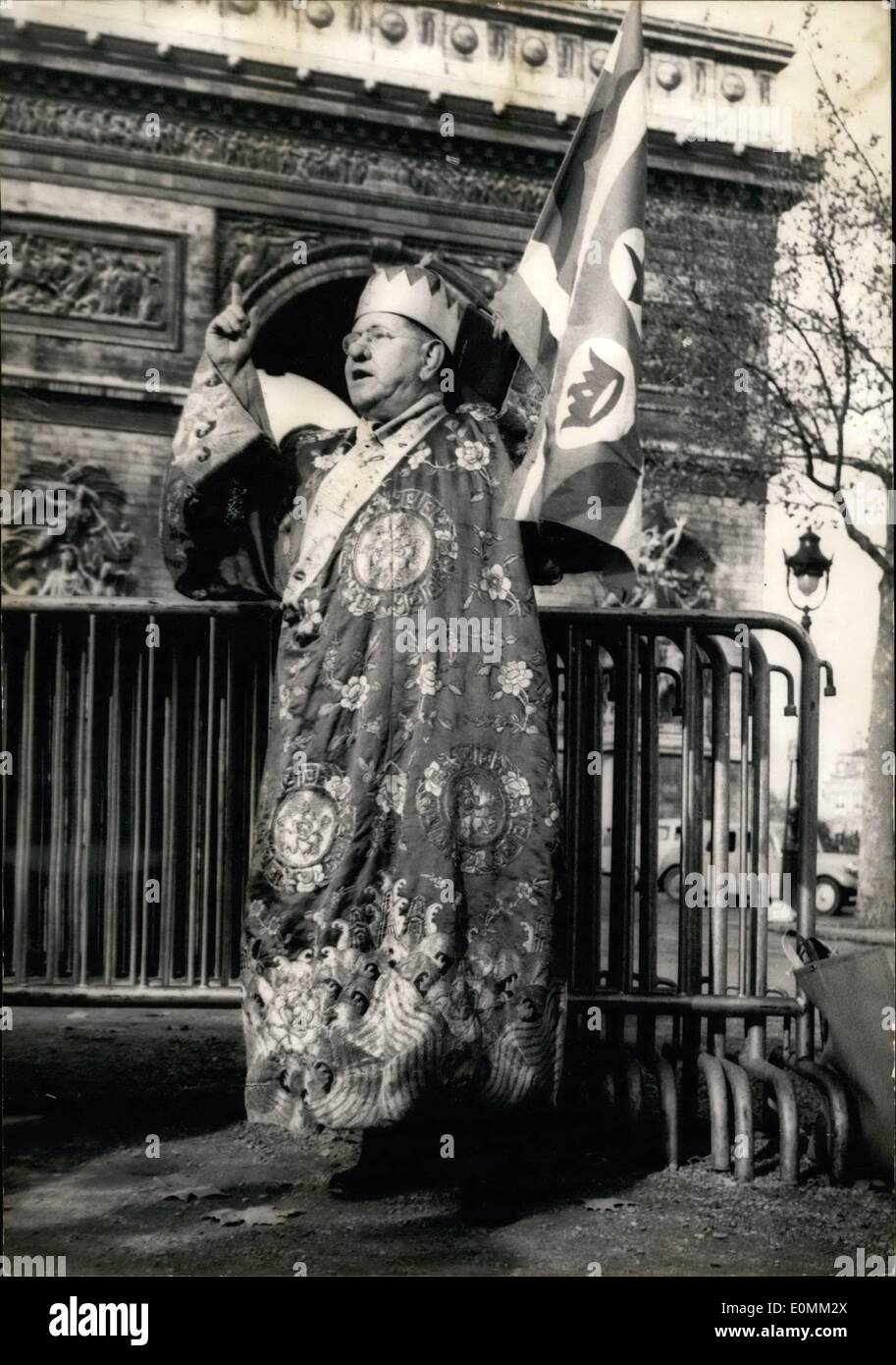 Nov. 11, 1955 - Omero 1a è a Parigi; il suo cammino nel deserto dove ha intenzione di fondare il regno di ''Ecclesia'', Omero, A. Tomlinson un ''Vescovo " made in USA si è proclamato re di Francia al giorno all'Arco di Trionfo, il monarca parlando a suo folk. Foto Stock