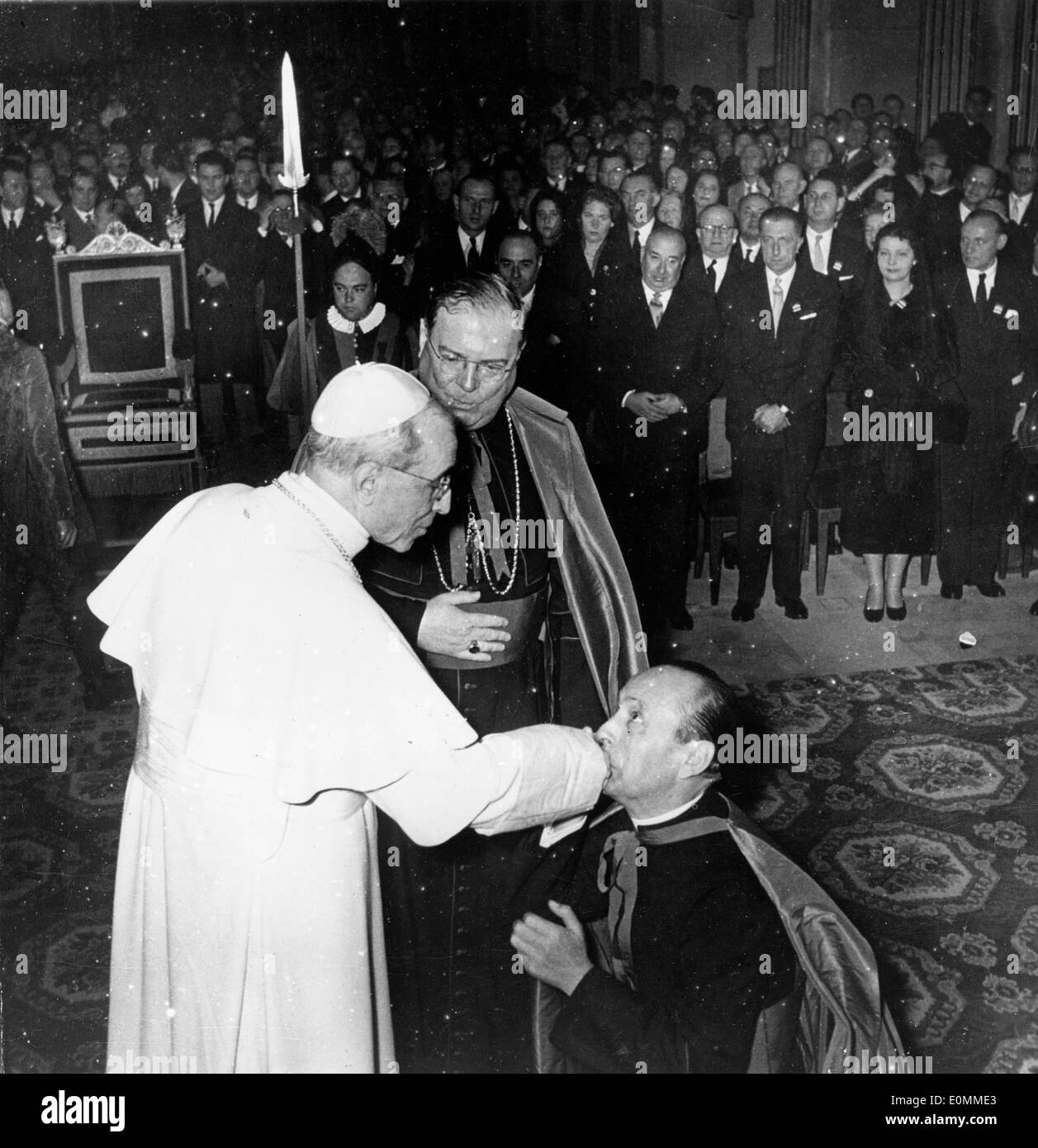 Papa Pio XII riceve i rappresentanti dell' Unione del Cinema Foto Stock