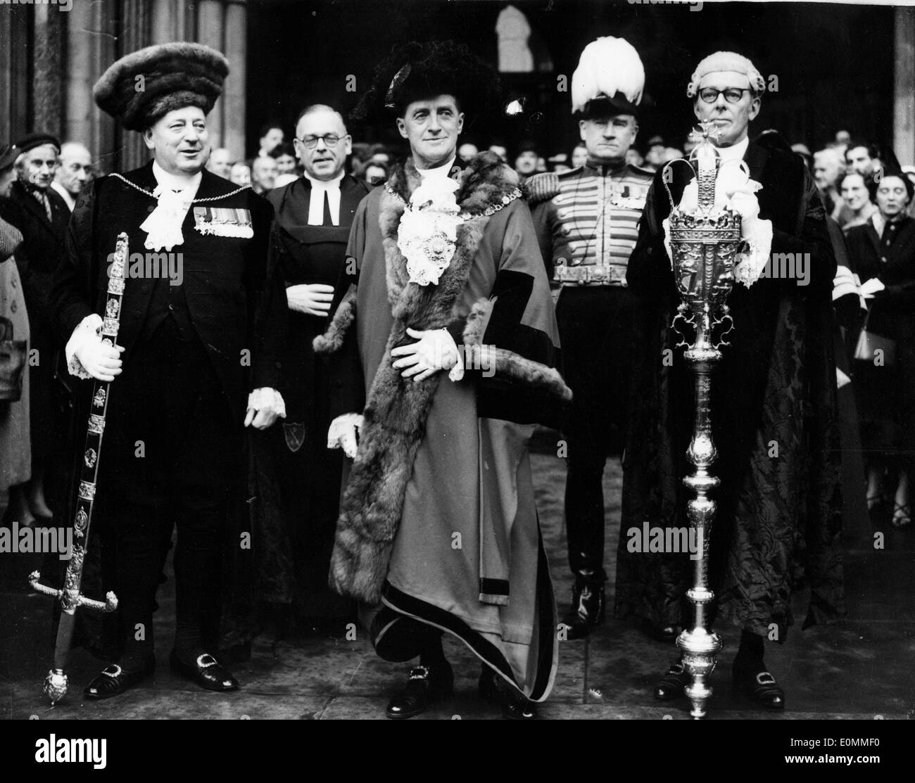 Lord Mayor Cuthbert Ackroyd al numero lasciando i Tribunali Foto Stock
