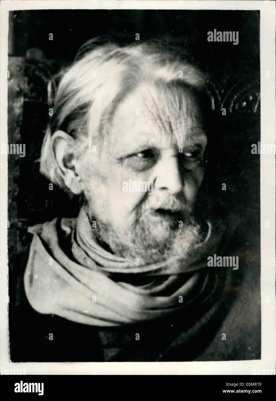 Maggio 05, 1956 - Sir Frank Brangwyn muore all'età di 89. Mondo famoso artista: Sir Frank Brangwyn R.A. muore nella sua casa a Ditchling, Sussex, la notte scorsa. Sir Frank ha celebrato il suo 89esimo compleanno. Il 13 maggio. L'ultimo. Egli è stato realizzato un pieno Royal accademico nel 1919 e successivamente è stato probabilmente il più famoso pittore nel mondo. Prima di lui era stato fatto un accademico in Gran Bretagna ha ricevuto i successi di equivalente in Francia - Germania - Italia e Svezia. Molti dei suoi dipinti sono in varie parti del mondo - e sono inclusi nella maggior parte delle famose collezioni d'arte Foto Stock