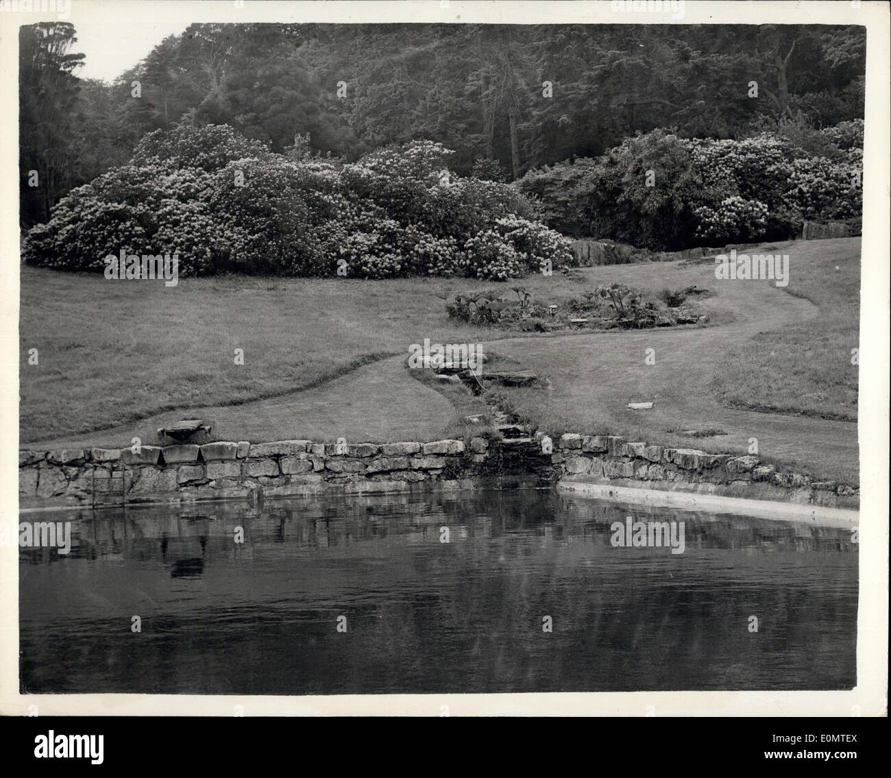 Giugno 13, 1956 - Chartwell aperto al pubblico. Casa di Sir Winston Churchill.: Sir Winston Churchill ha inaugurato oggi i giardini di Foto Stock