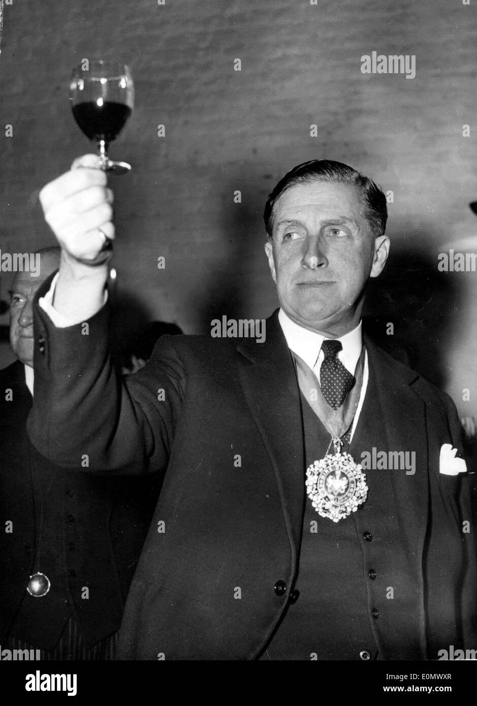 Lord Mayor Cuthbert Ackroyd al numero a una degustazione di vino Foto Stock