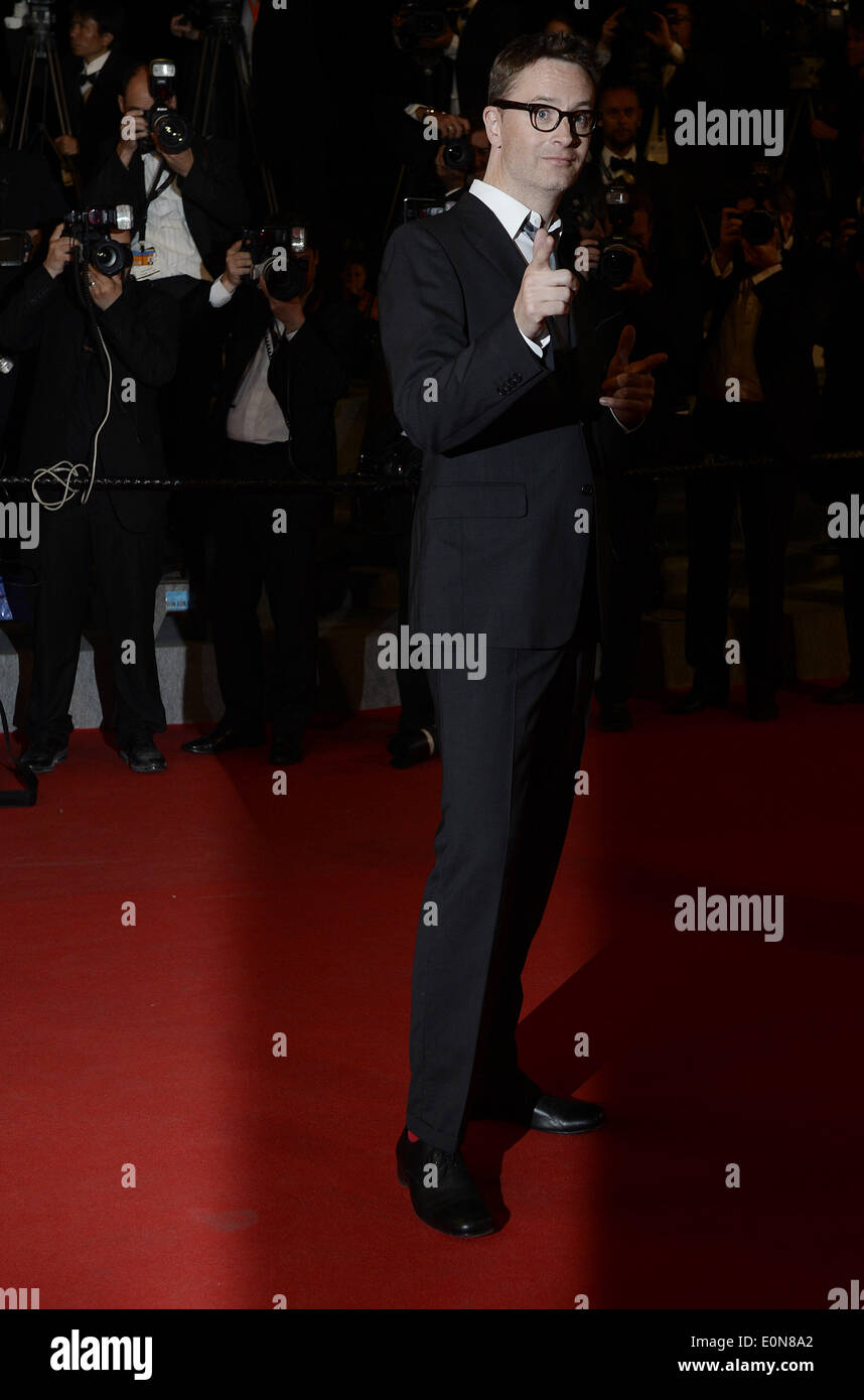 Cannes, Francia. 16 Maggio, 2014. Membro della Giuria e regista danese Nicolas Winding Refn arriva per la prima assoluta di "prigionieri", o il captive, durante la 67th Cannes Film Festival di Cannes, Francia, 16 maggio 2014. Regista canadese Atom Egoyan venerdì ha offerto il suo ultimo film 'Prigionieri' alla 67th Cannes Film Festival a competere per la Palma d'Oro per il miglior film. Credito: Voi Pingfan/Xinhua/Alamy Live News Foto Stock