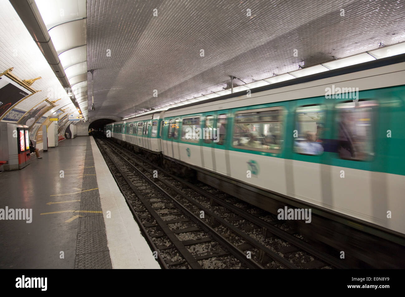 La metropolitana di Parigi, Frankreich - Metro, Francia, Parigi Foto Stock