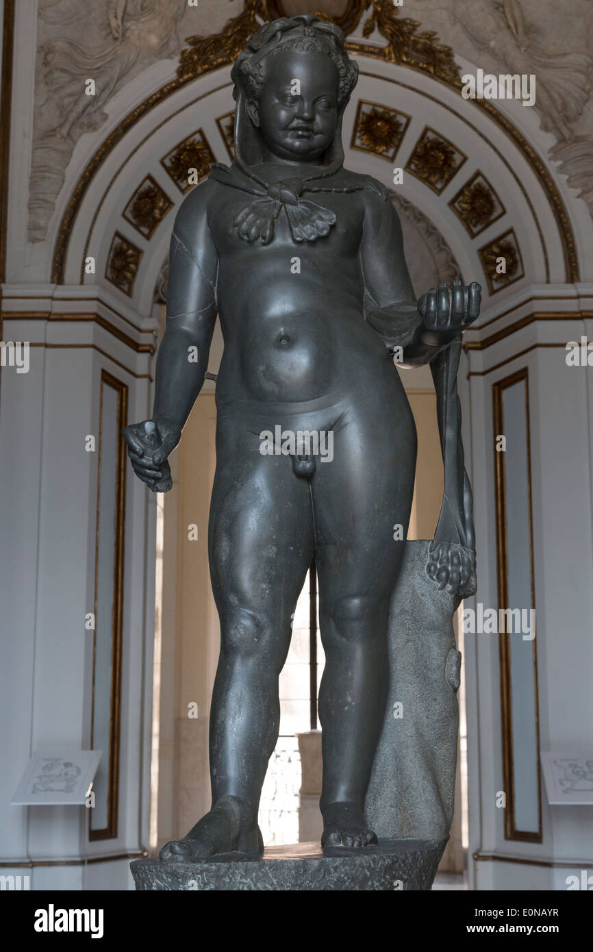 Statua di Ercole bambino (Ercole bambino) in basanite, del III secolo D.C. CE, Musei Capitolini di Roma, Italia Foto Stock