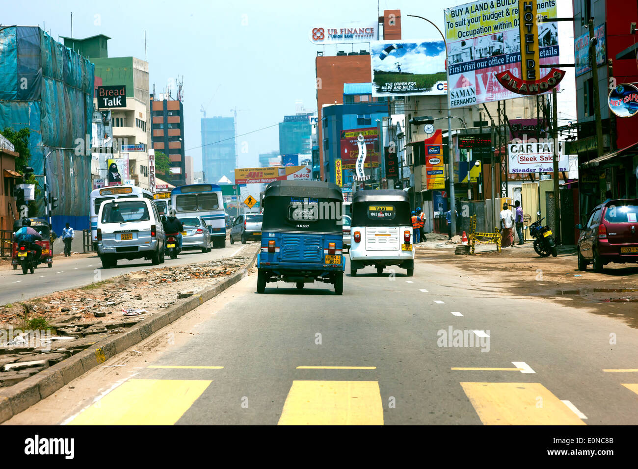 Tut Tut su strade di Colombo, Sri Lanka. Foto Stock