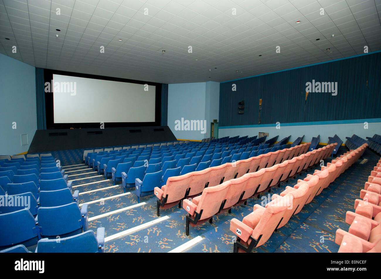 L'interno di un vecchio cinema. Foto Stock