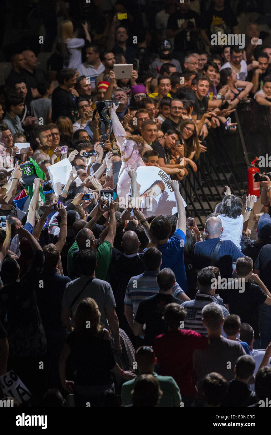 Torino, Italia. 16 Maggio, 2014. Sheamus con i suoi fan in un momento della mostra durante la WWE Live in Torino. © Mauro Ujetto/NurPhoto/ZUMAPRESS.com/Alamy Live News Foto Stock