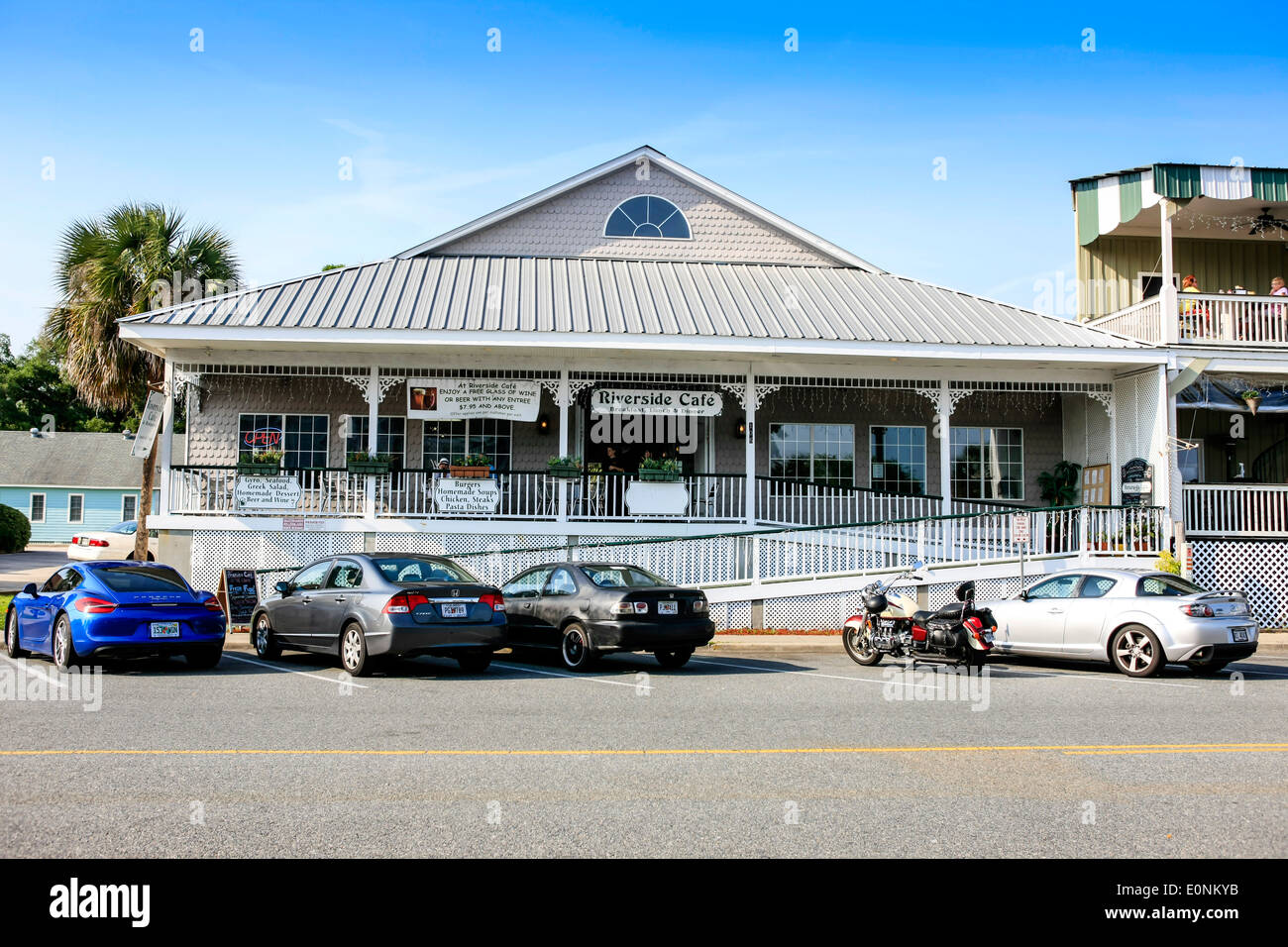 Riverside Cafe in St Marys town, Georgia Foto Stock