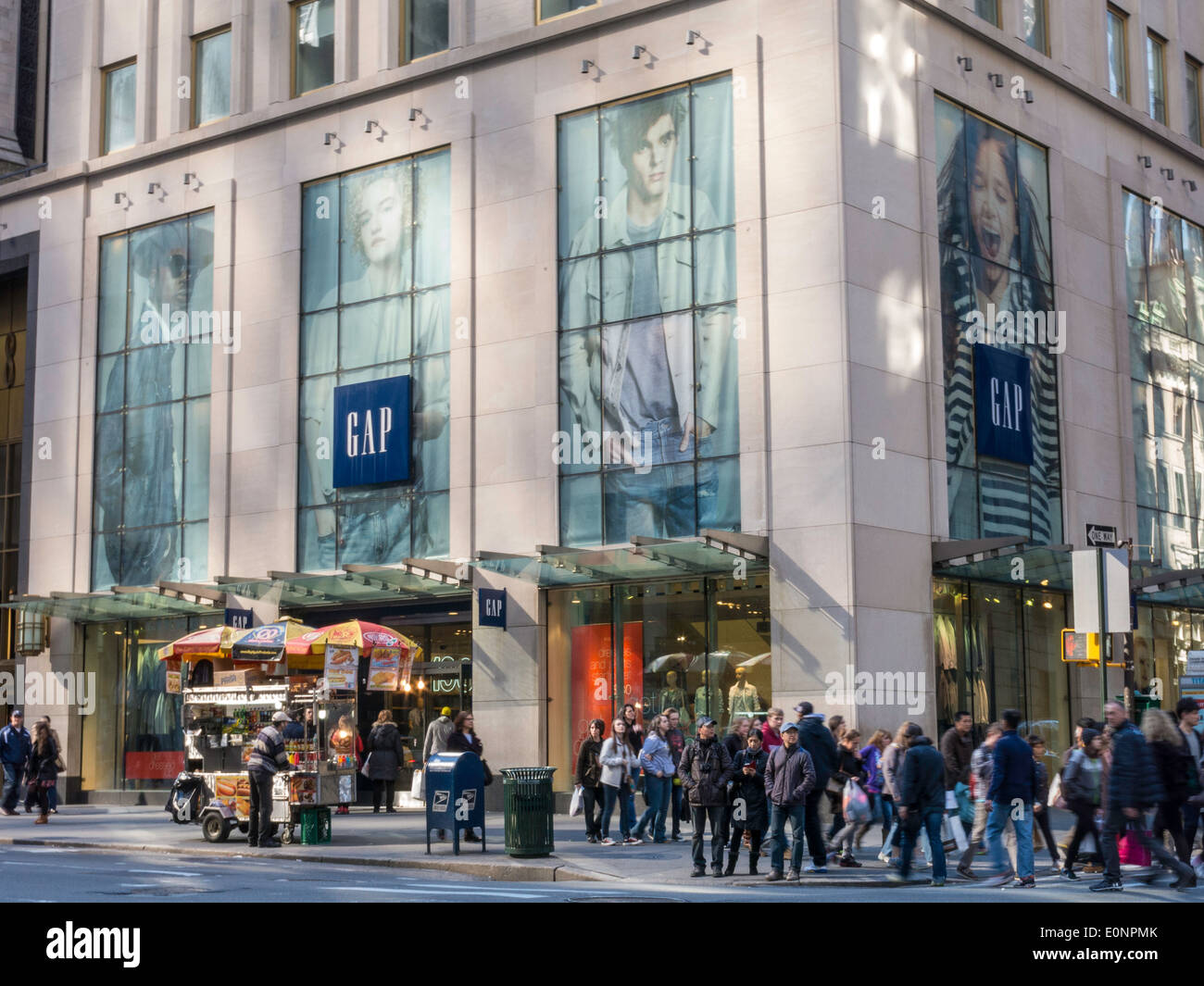 Gap Store segno, NYC Foto Stock