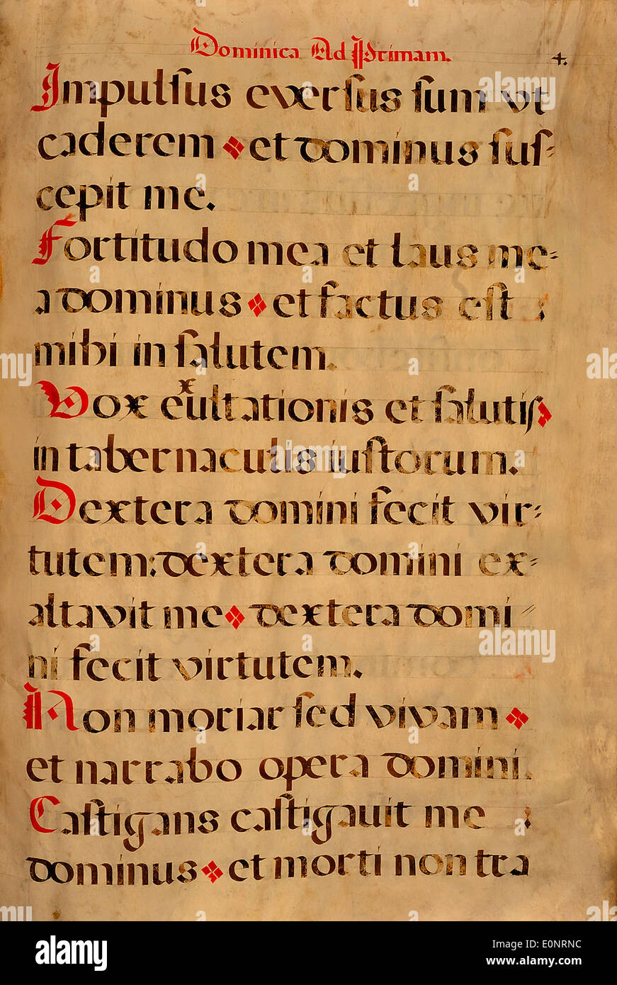 Una pagina di un manoscritto di canto spagnolo, che mostra la notazione musicale storica utilizzata nella tradizione corale spagnola. Foto Stock