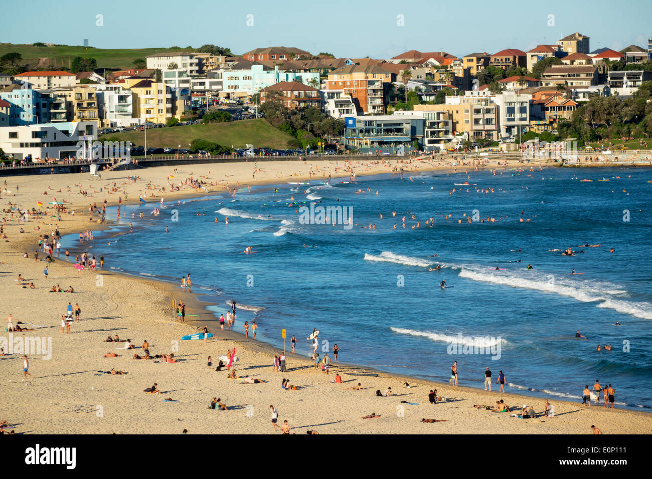 Sydney Australia, Bondi Beach, Oceano Pacifico, surf, onde, sabbia, pubblico, Bondi Nord, surfisti, AU140310197 Foto Stock