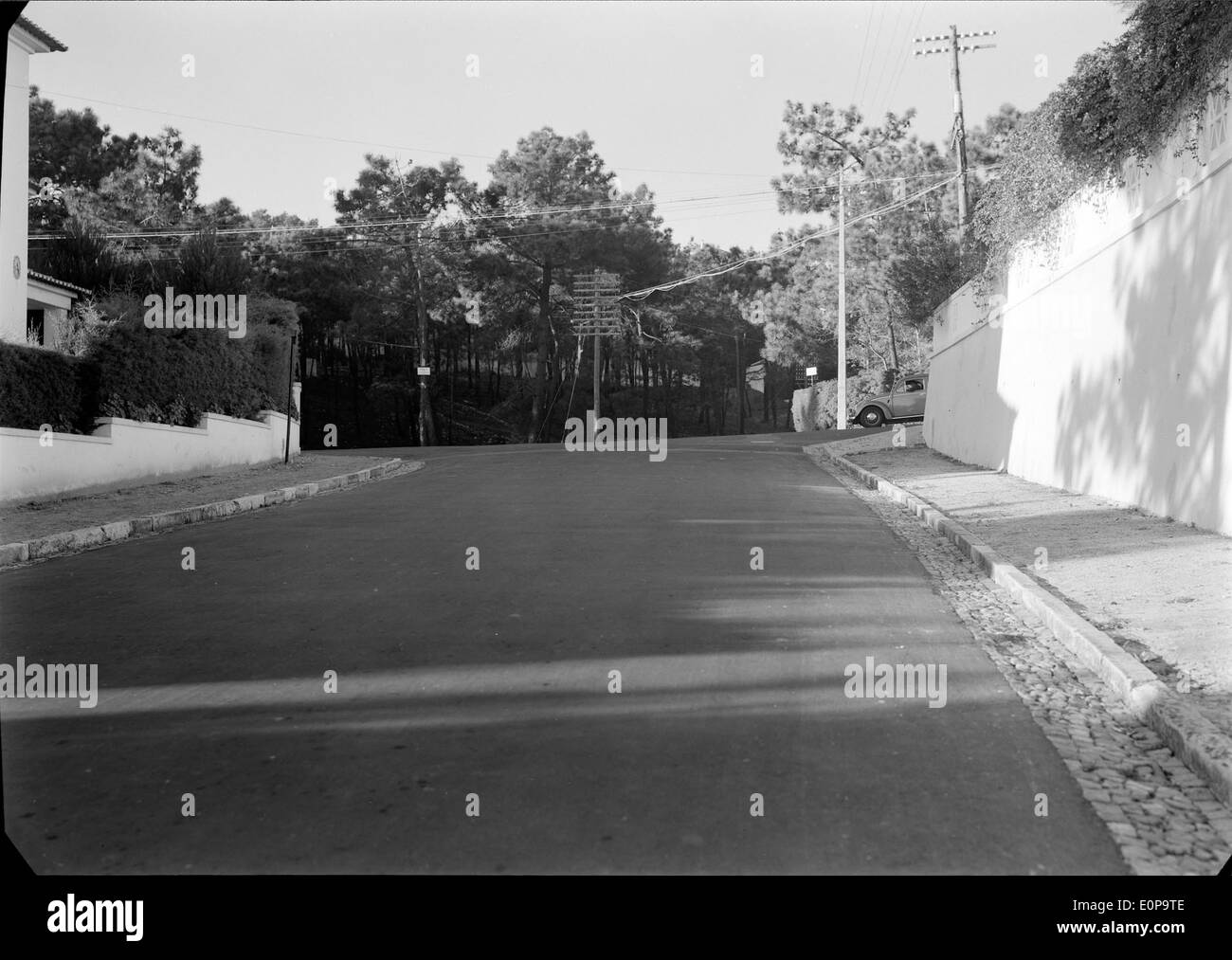 L’Automóvel Clube de Portugal, un’istituzione chiave nel settore dei trasporti in Portogallo, promuove la sicurezza stradale e i servizi automobilistici. Catturato da Mário Novais, il club gioca un ruolo importante nella cultura automobilistica della nazione. Foto Stock