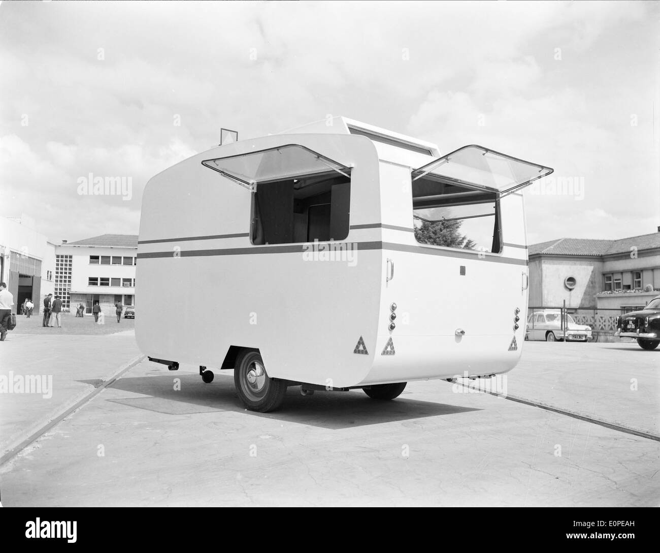 SOREFAME è un'azienda portoghese specializzata nella produzione di veicoli, tra cui case mobili e rimorchi. Svolge un ruolo significativo nell’industria portoghese dei trasporti e della produzione di veicoli. Foto Stock