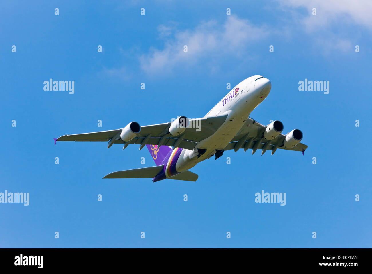 Airbus A380 da Thai Airways tenendo spento Foto Stock