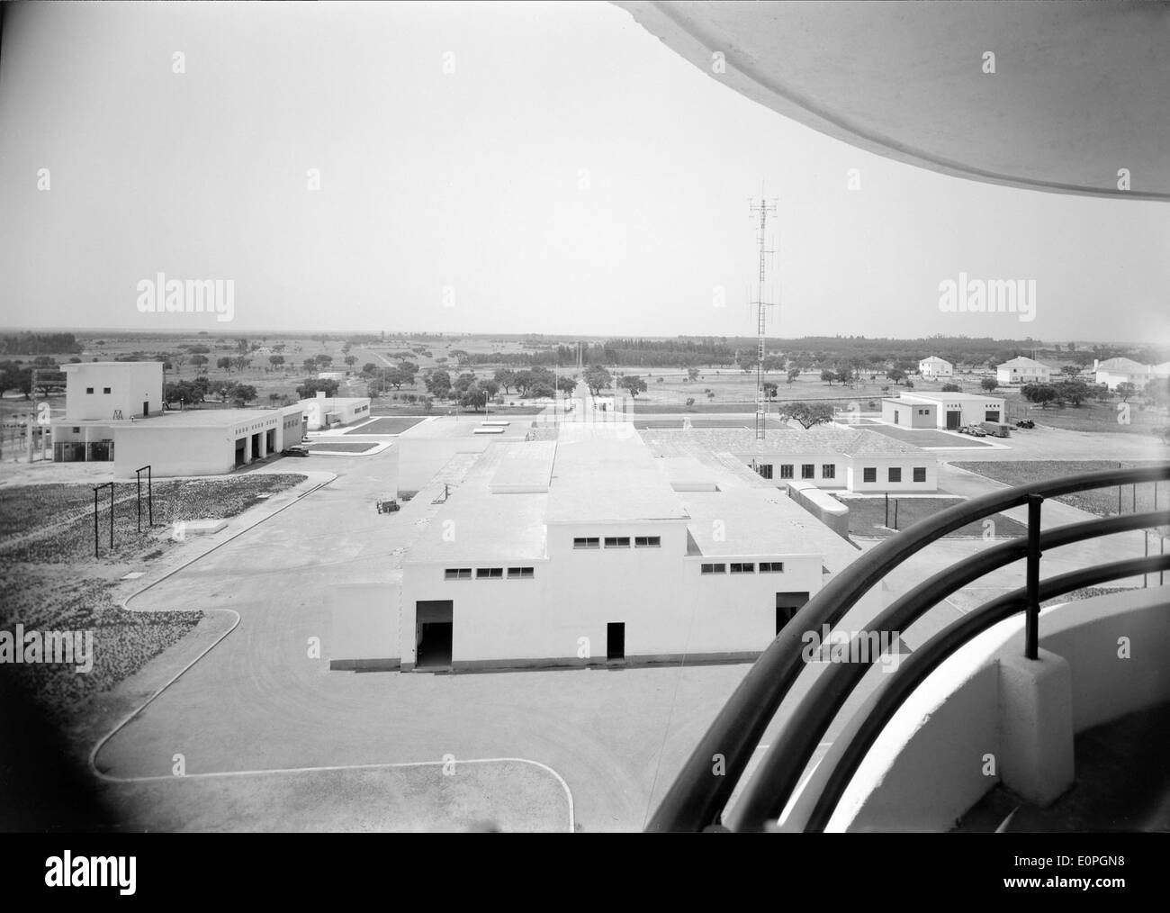 RARET, situato a Salvaterra de Magos, in Portogallo, era un sito chiave per le trasmissioni radio durante la Guerra fredda. Ha svolto un ruolo fondamentale nella trasmissione per radio Free Europe, fungendo da hub strategico per le comunicazioni tra il Portogallo e gli Stati Uniti. Foto Stock