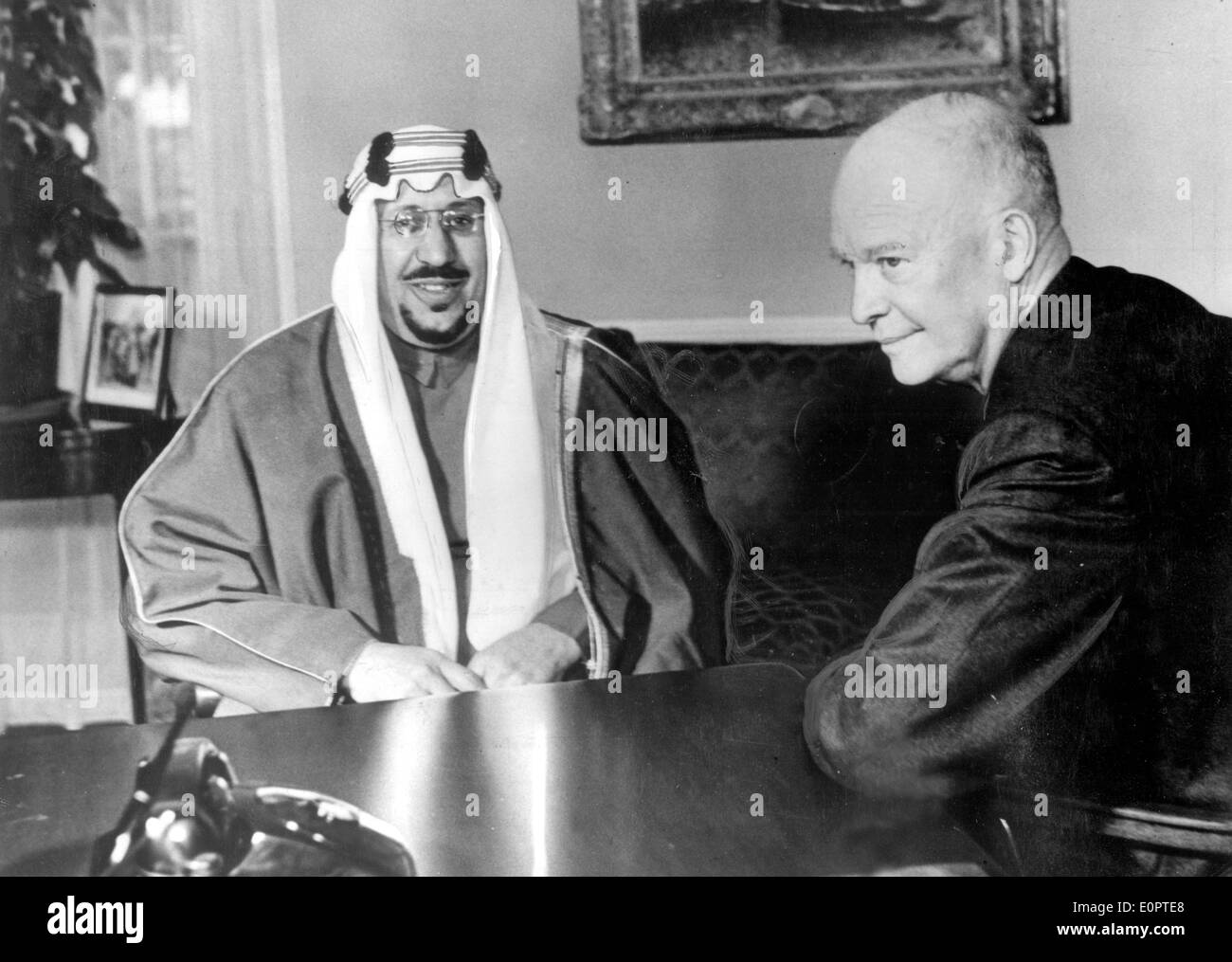 Il Re Ibn Saud visite con il Presidente Eisenhower Foto Stock