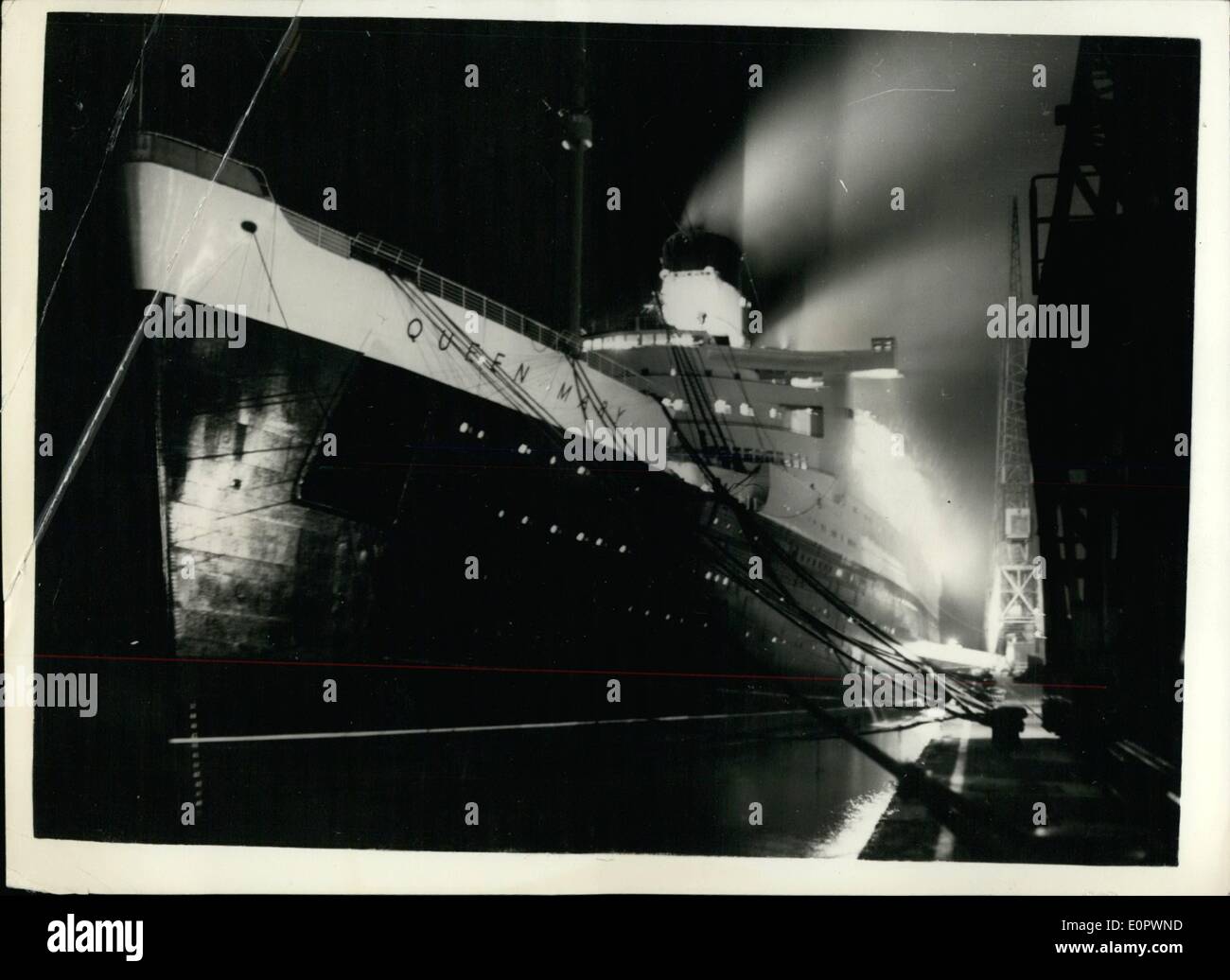 Mar 03, 1957 - la S.S. Queen Mary lascia Southampton per gli Stati Uniti a dispetto del divieto di sciopero. La s.s. Queen Mary si vede quando circa Foto Stock