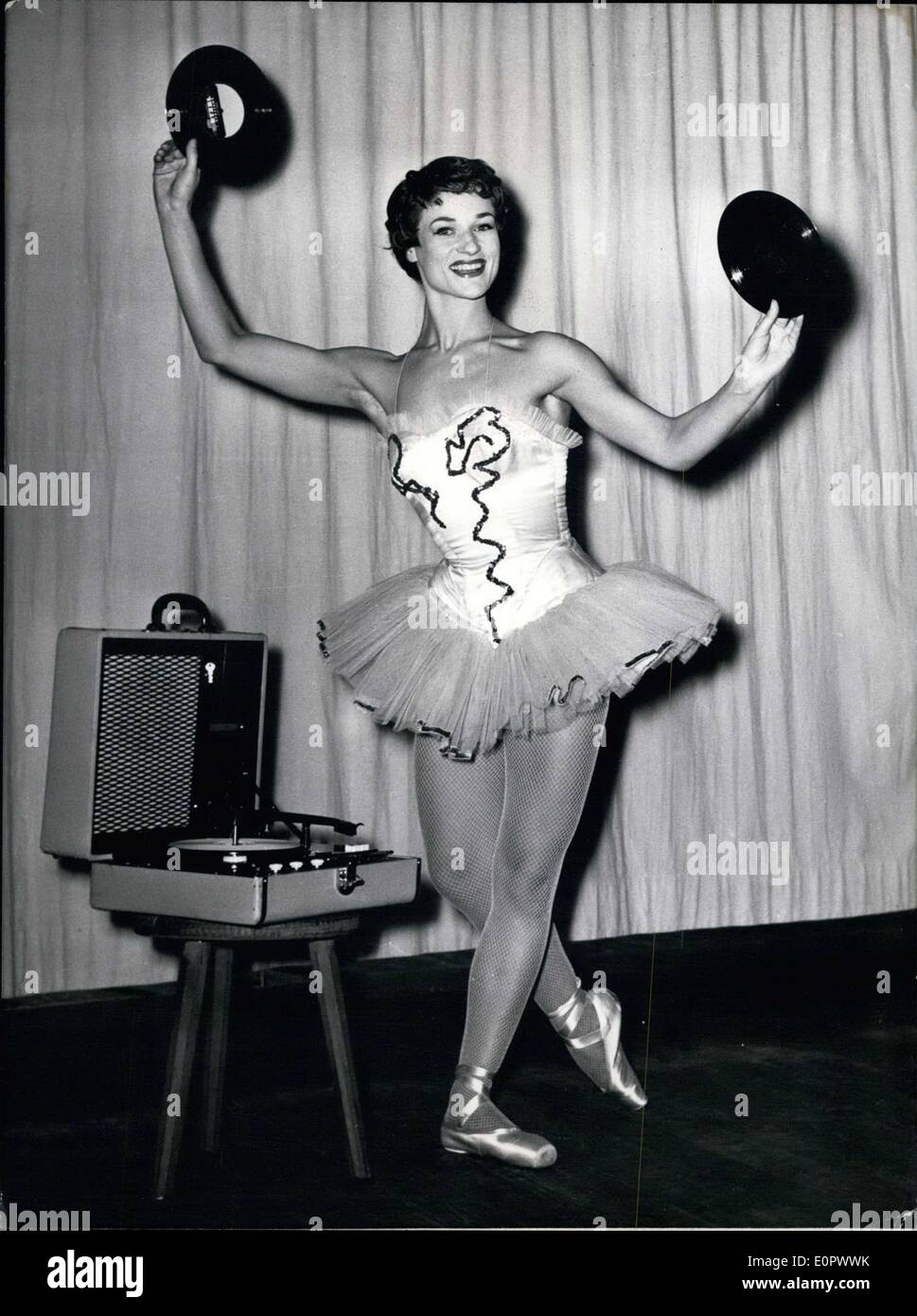 Gen 19, 1957 - Carattere diventa ballerino cantante. Irene Mann, primo ballerino di carattere della città tappa in Frankfurt am Main, è stato Foto Stock