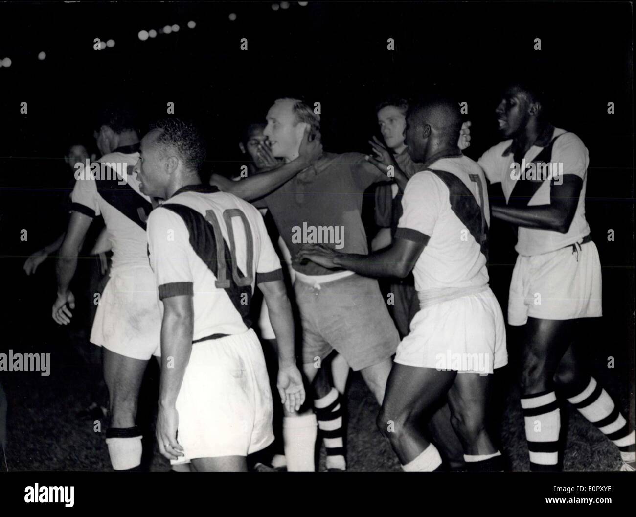 Giugno 15, 1957 - quando il Brasile squadra di calcio di Madrid batte 4-3, una rissa Ensues Foto Stock